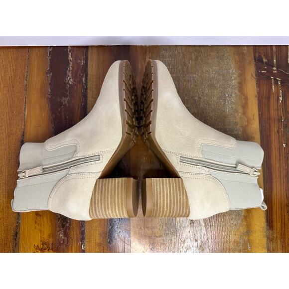 Violet and Red Women's Loaded Knit Cuff Faux Suede Bootie Beige, Size 6 (NWOT) - Picture 5 of 7